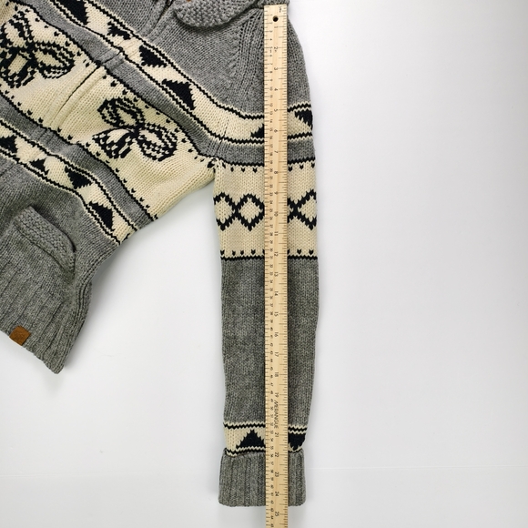 TNA By Artzia 100% Lambswool Cowichan Knit Sweater Hoodie Grey Cream Native - Picture 6 of 9